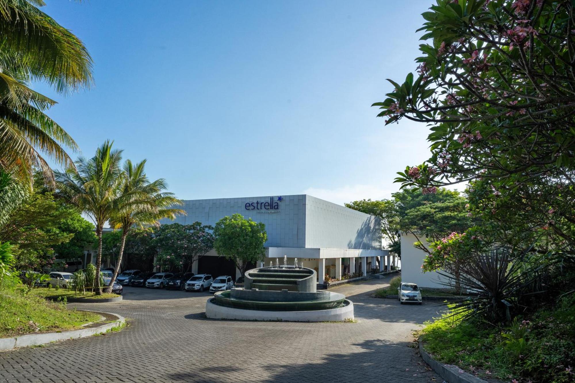 Estrella Hotel & Conference Лувук Экстерьер фото