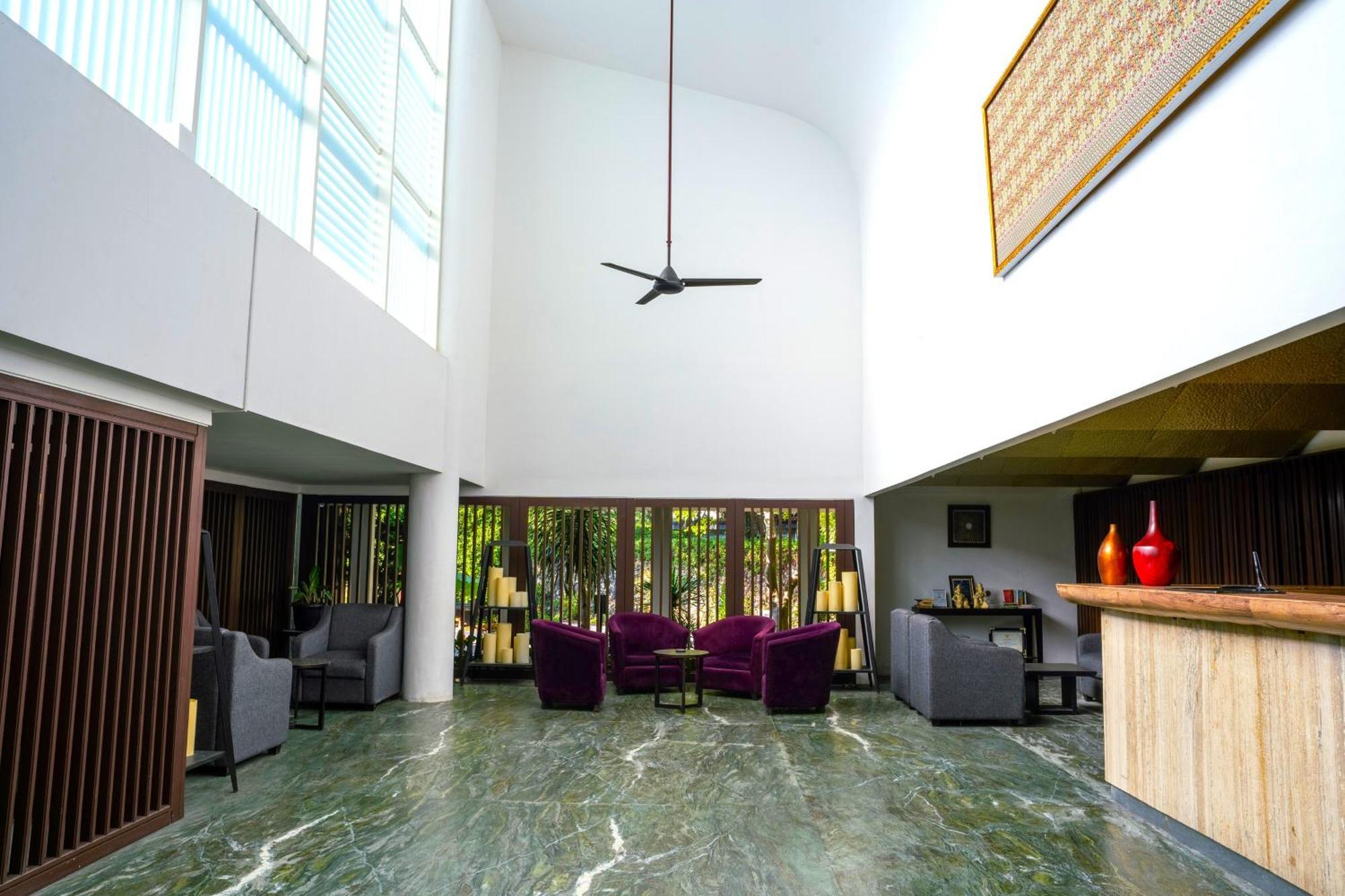 Estrella Hotel & Conference Лувук Экстерьер фото