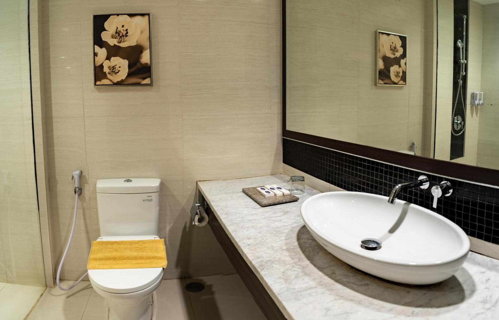 Estrella Hotel & Conference Лувук Экстерьер фото