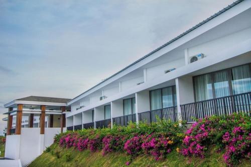 Estrella Hotel & Conference Лувук Экстерьер фото
