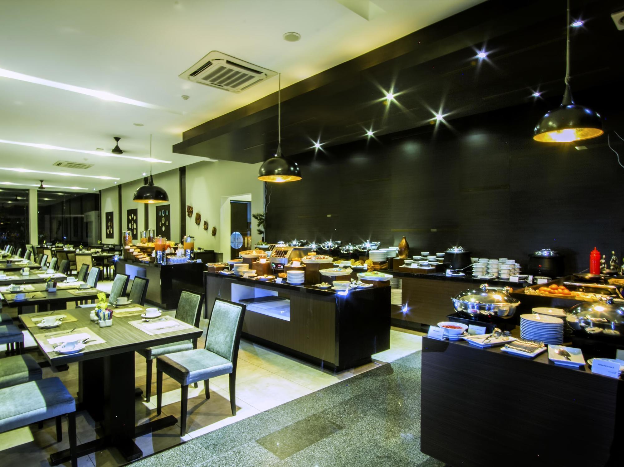 Estrella Hotel & Conference Лувук Экстерьер фото