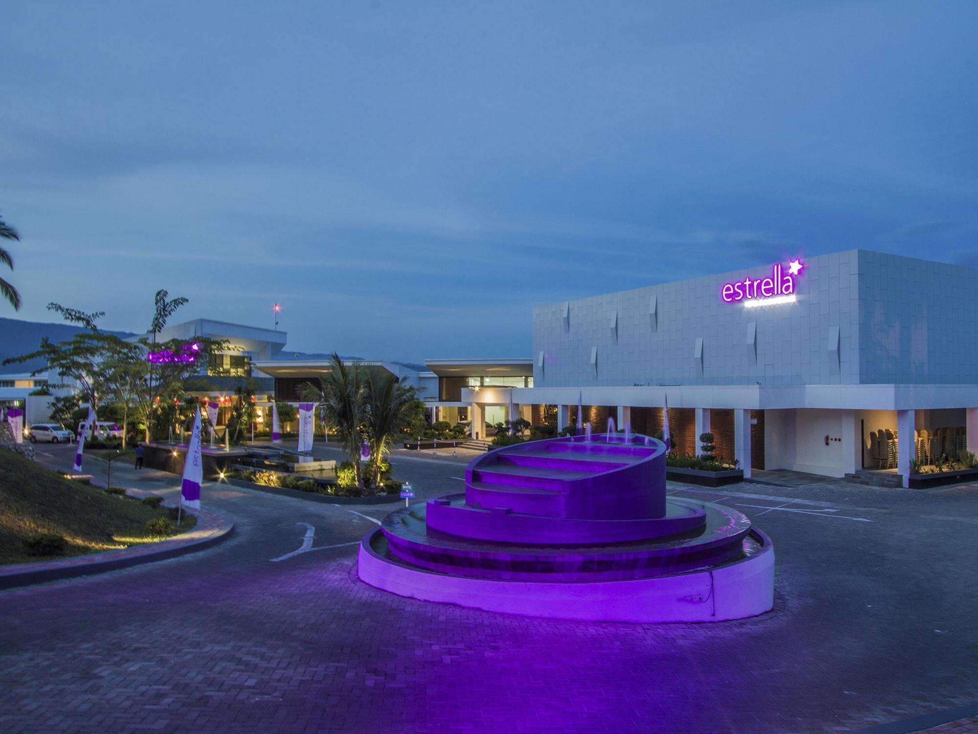 Estrella Hotel & Conference Лувук Экстерьер фото